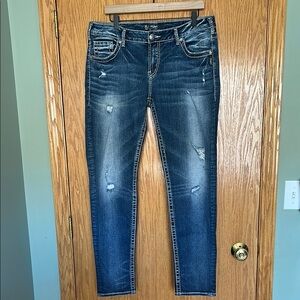 listing-status-banner